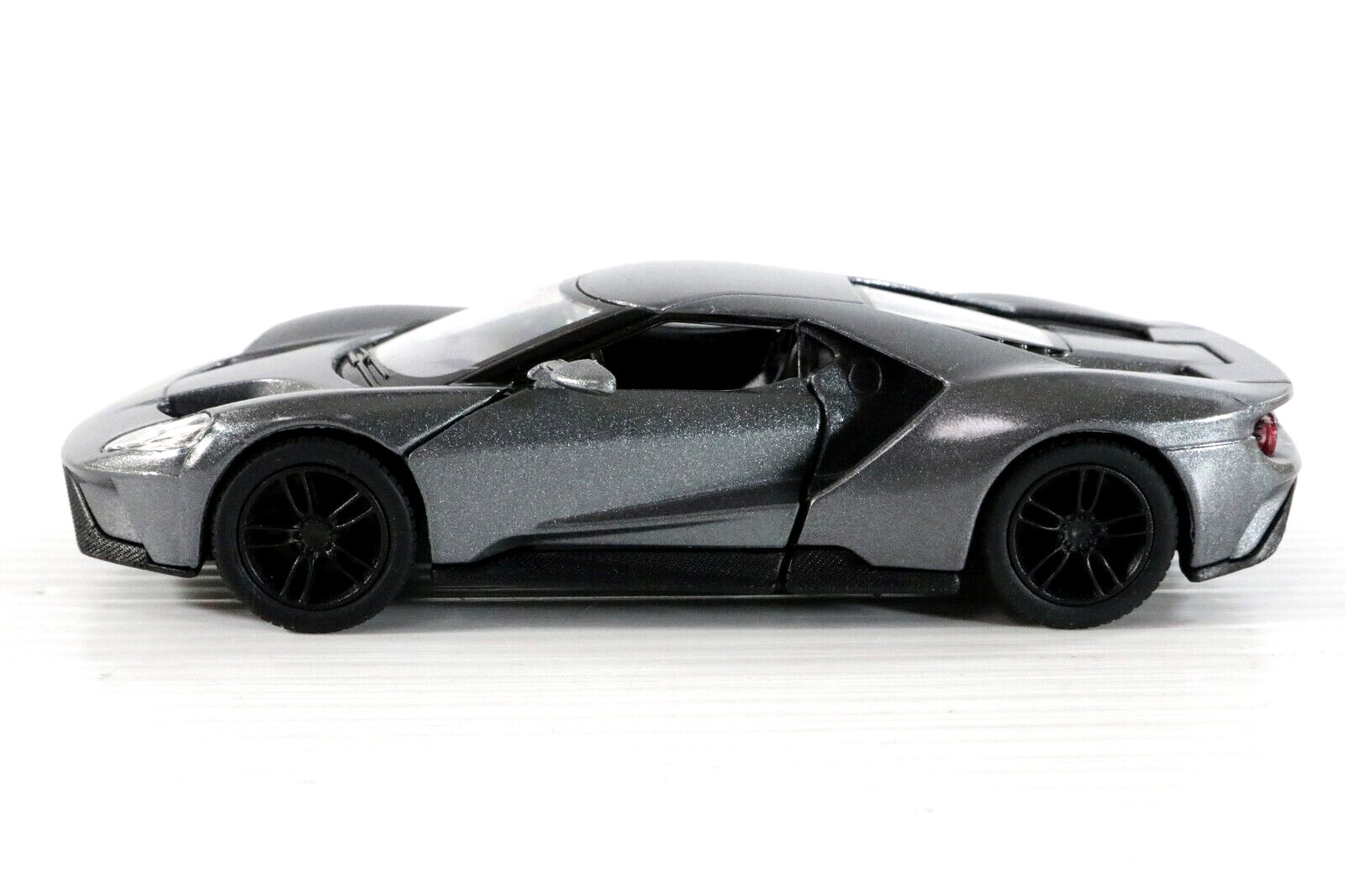 Kintoy 2017 Ford GT 1:38 Diecast Model Toy Pullback Sports Car Gray – 2021