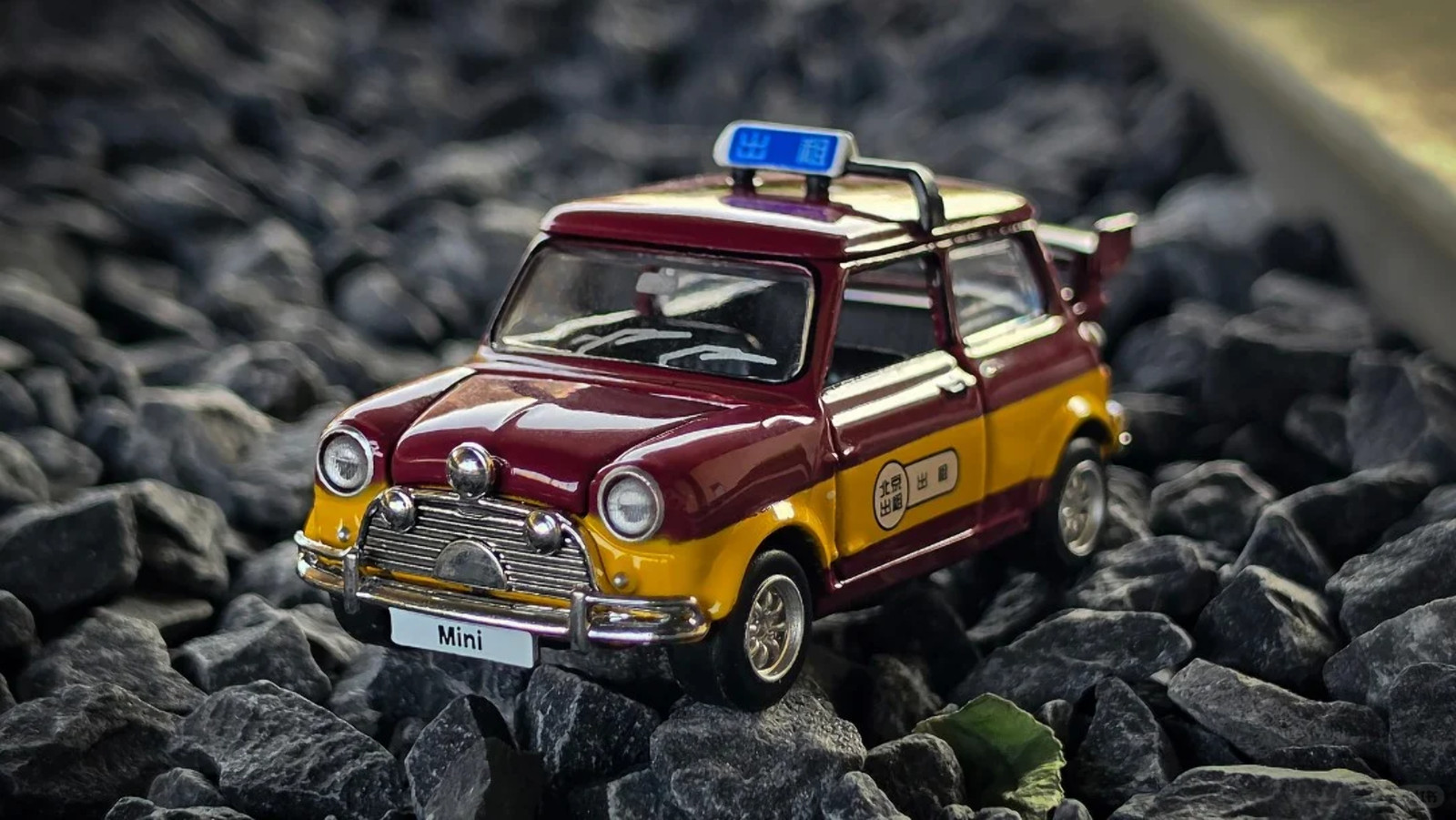 Tiny Mini Cooper Taxi 1/64 Diecast Model Car Classic UK City Cab