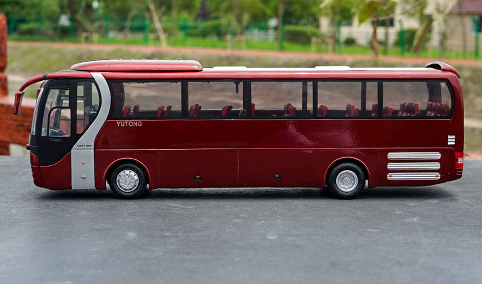 1/42 Scale MAN Lion’s Star Bus Diecast car Toys YuTong Bus ZK6120R41