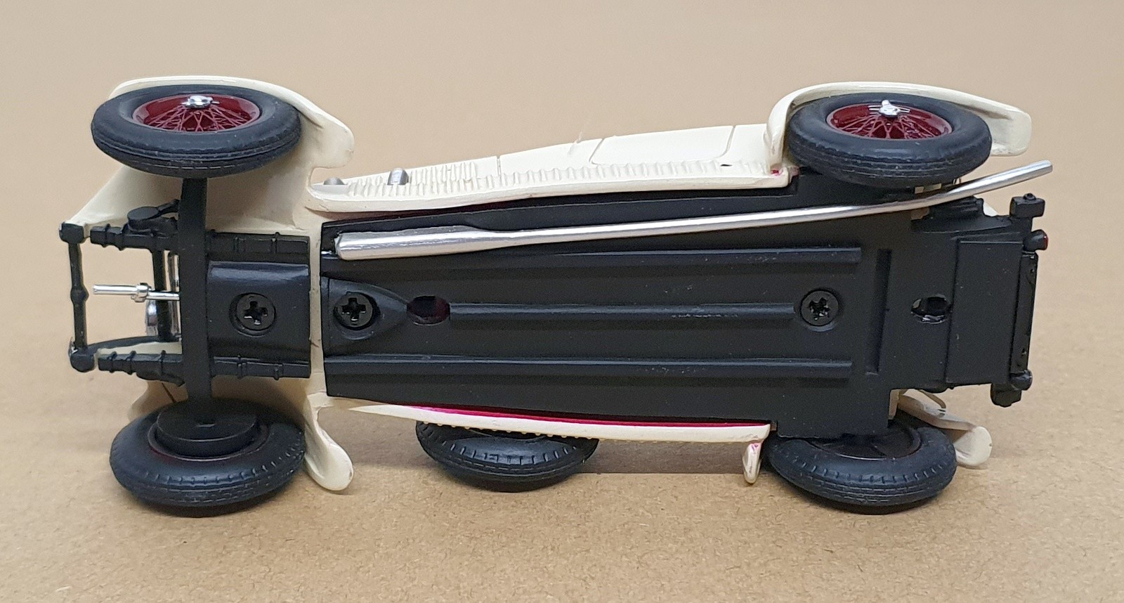 Matrix 1/43 Scale LIB036 – 1930 Invicta S-Type 4.5L Tourer Cabrio – Cream