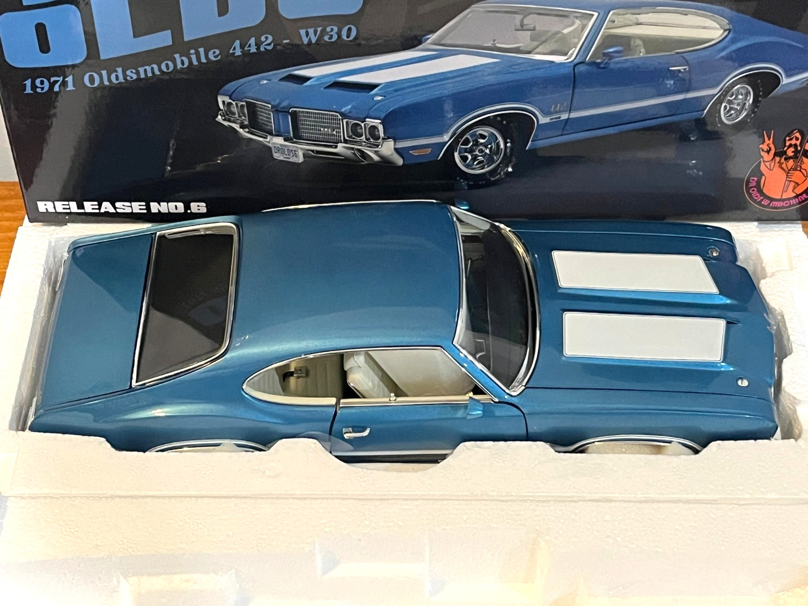 1/18 ACME 1971 OLDSMOBILE 442 W30 BRAND NEW