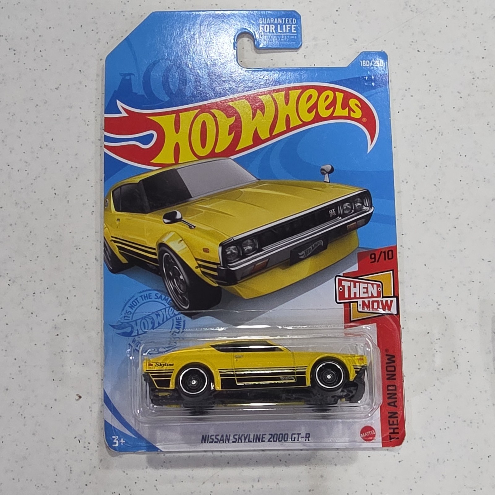 Hot Wheels Then and Now 1:64 Nissan Skyline 2000 GT-R & ’17 GT-R Yellow