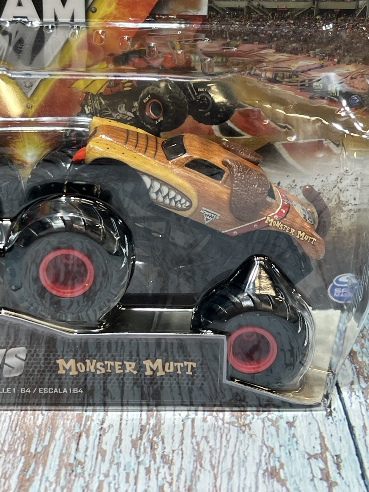 Monster Jam 1:64 Scale Truck El Toro Loco vs Monster Mutt 2 Pcs Figure Set.NIB