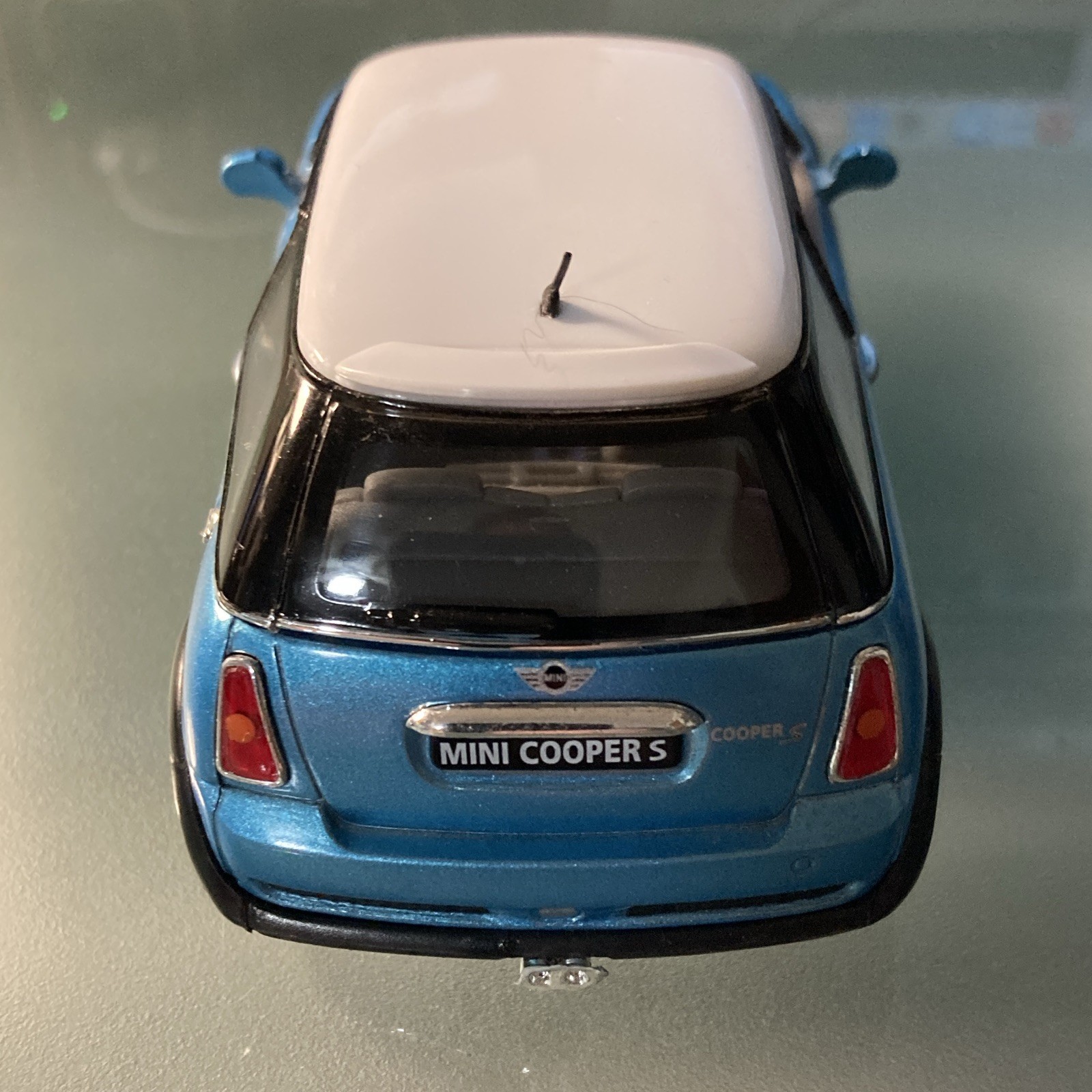Kinsmart MINI Mini Cooper S Blue/White Roof Diecast Car Model Opening Doors
