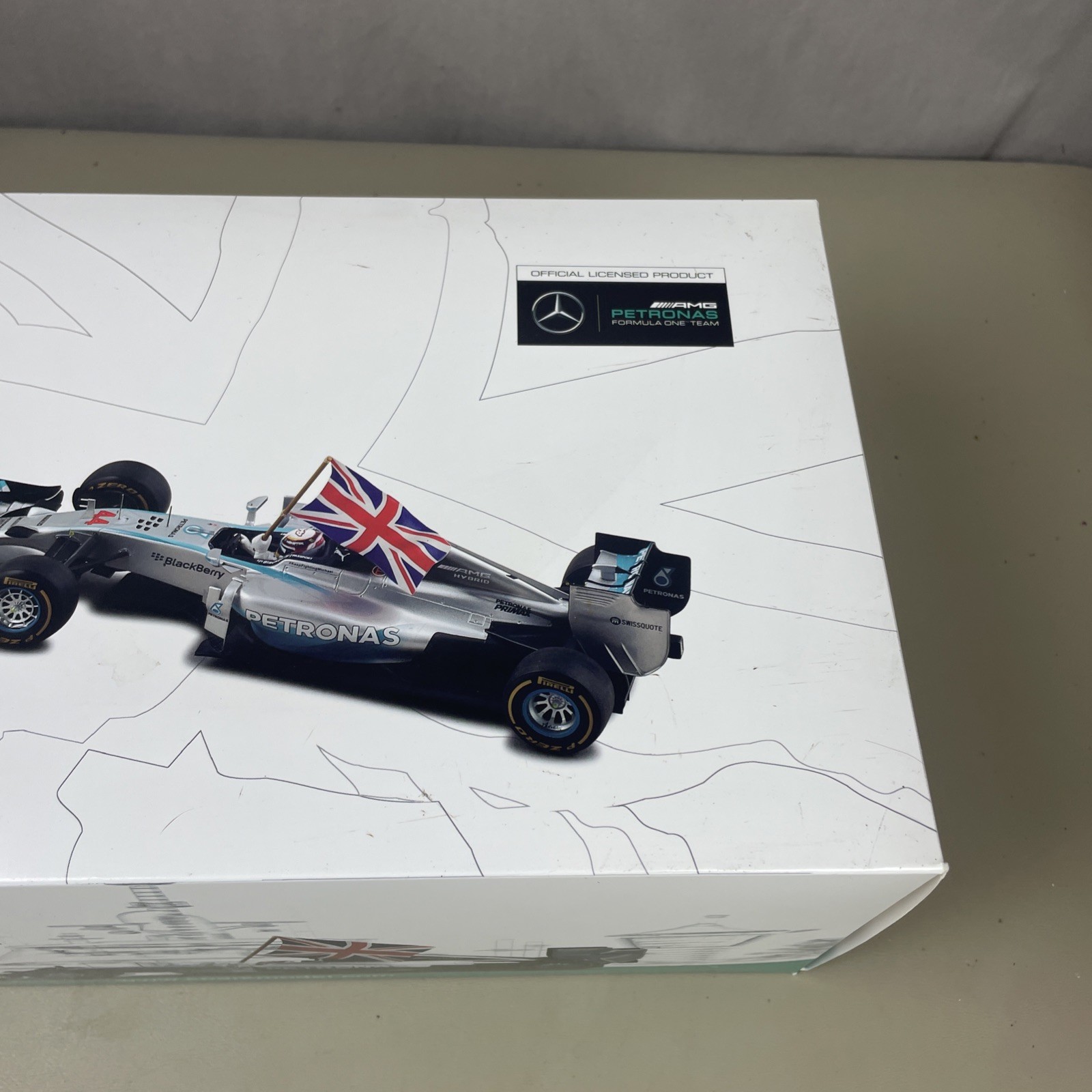 Spark Model 1/18 Lewis Hamilton 2014 Mercedes F1 W05 Winner Abu Dhabi GP 2014