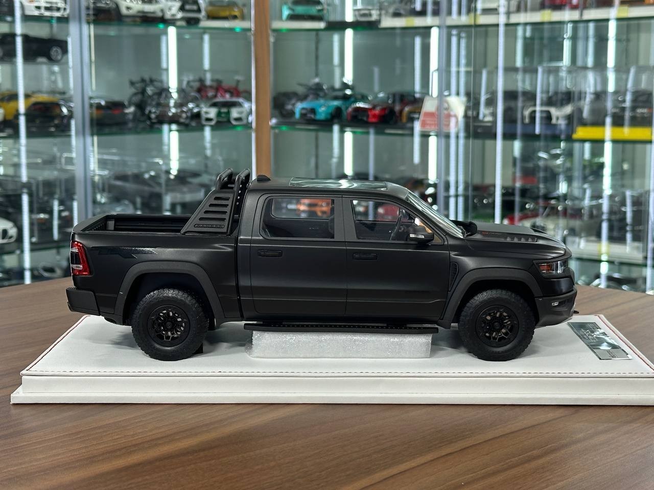 Dodge Ram TRX 1500 by Diamand Matte Black -Ltd 40 pcs Collector Car[1:18 Resin]