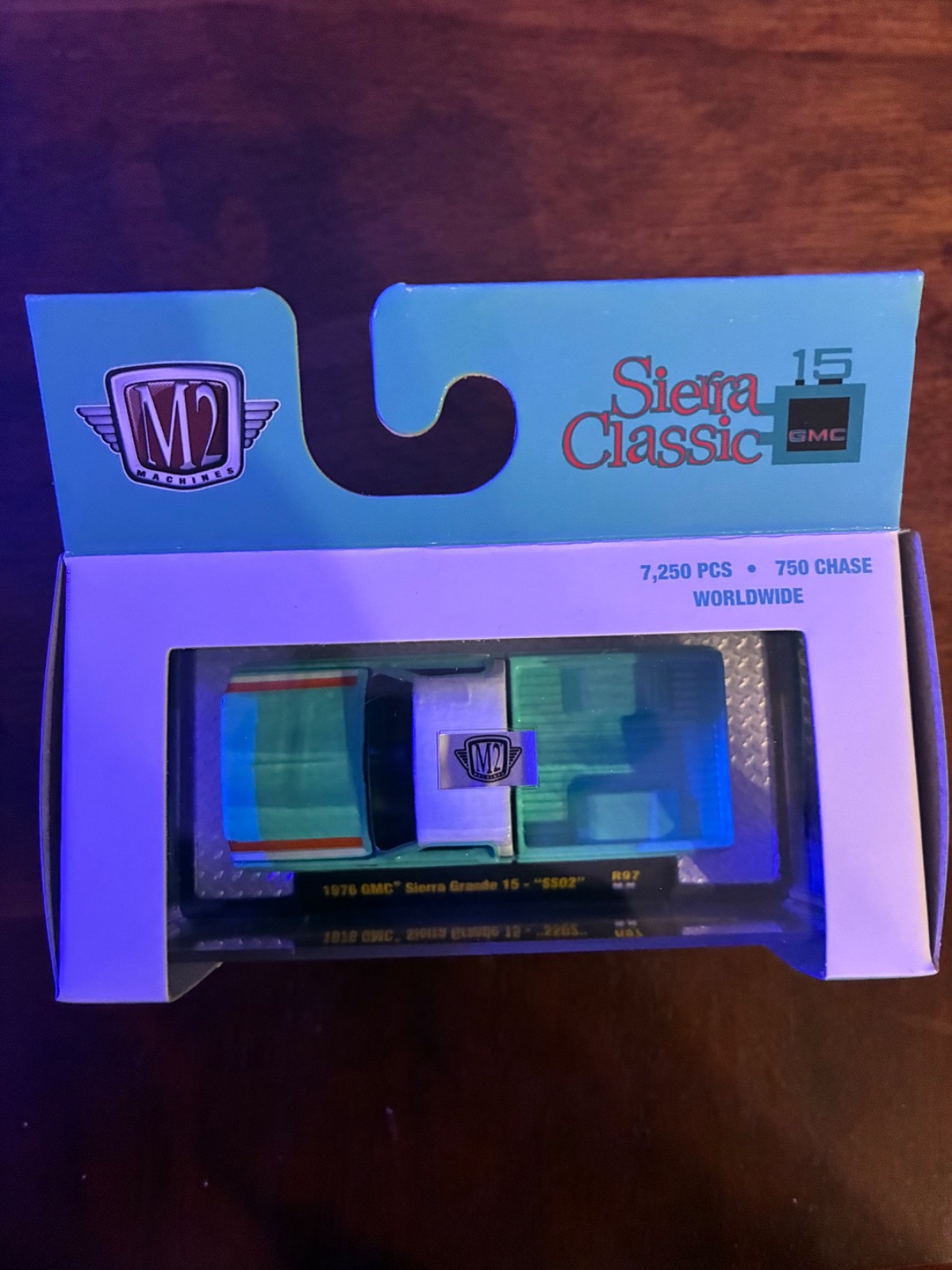 M2 Machines 1976 GMC Sierra Grande 15-Custom R97