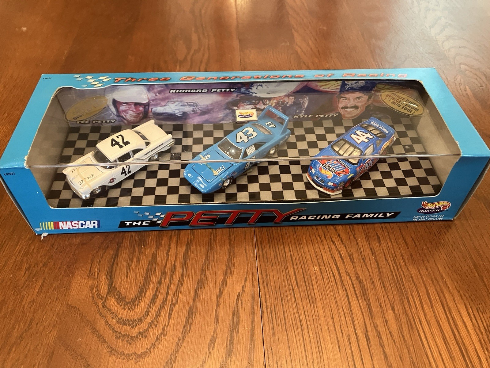 Hot Wheels PETTY RACING FAMILY Limited Ed. 3 Car Set, 1997. Lee, Richard, Kyle.