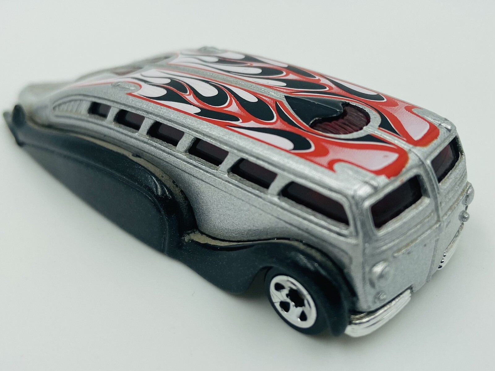 2004 Hot Wheels First Edition Crooze Low Flow 49/100 Silver Black Red White🔥🏁