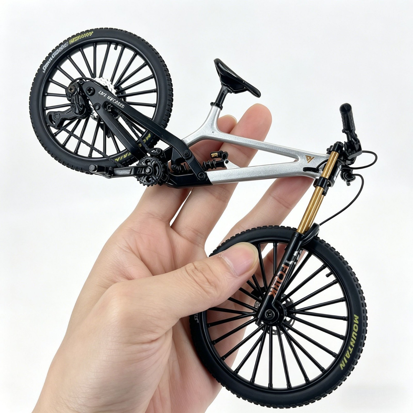 Metal Mountain Bike Model Desktop Mini Alloy Classic Bicycle Toy Die-Cast Finger