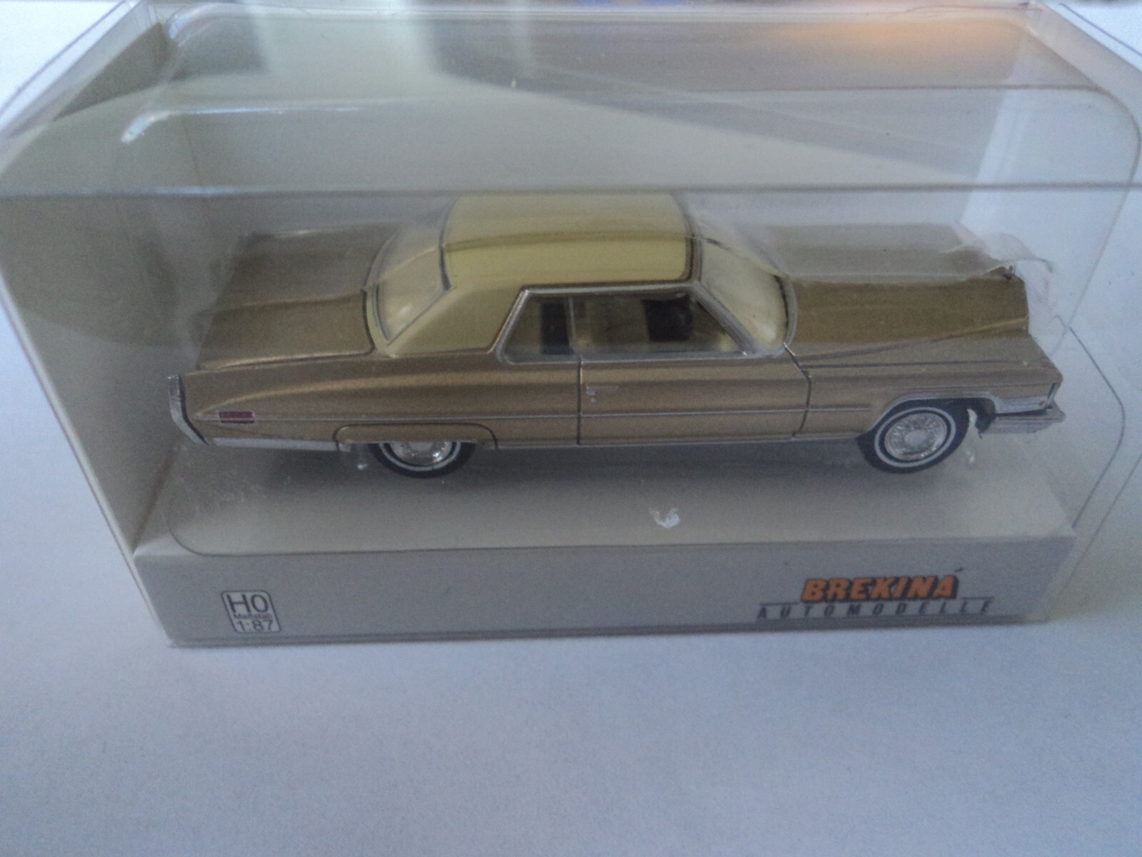 BREKINA 1972 CADILLAC DEVILLE GOLD HO 1/87 PLASTIC