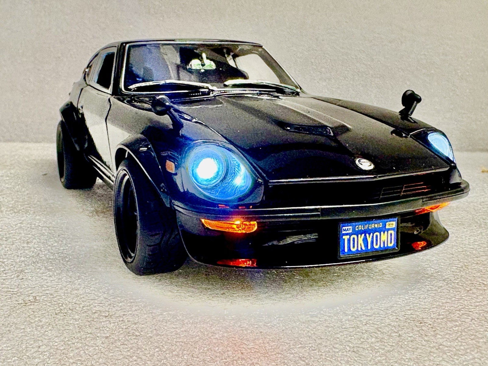 1971 Nissan/Datsun 240Z Fairlady Z JDM Tuning Customized Working LED Lights 1/18