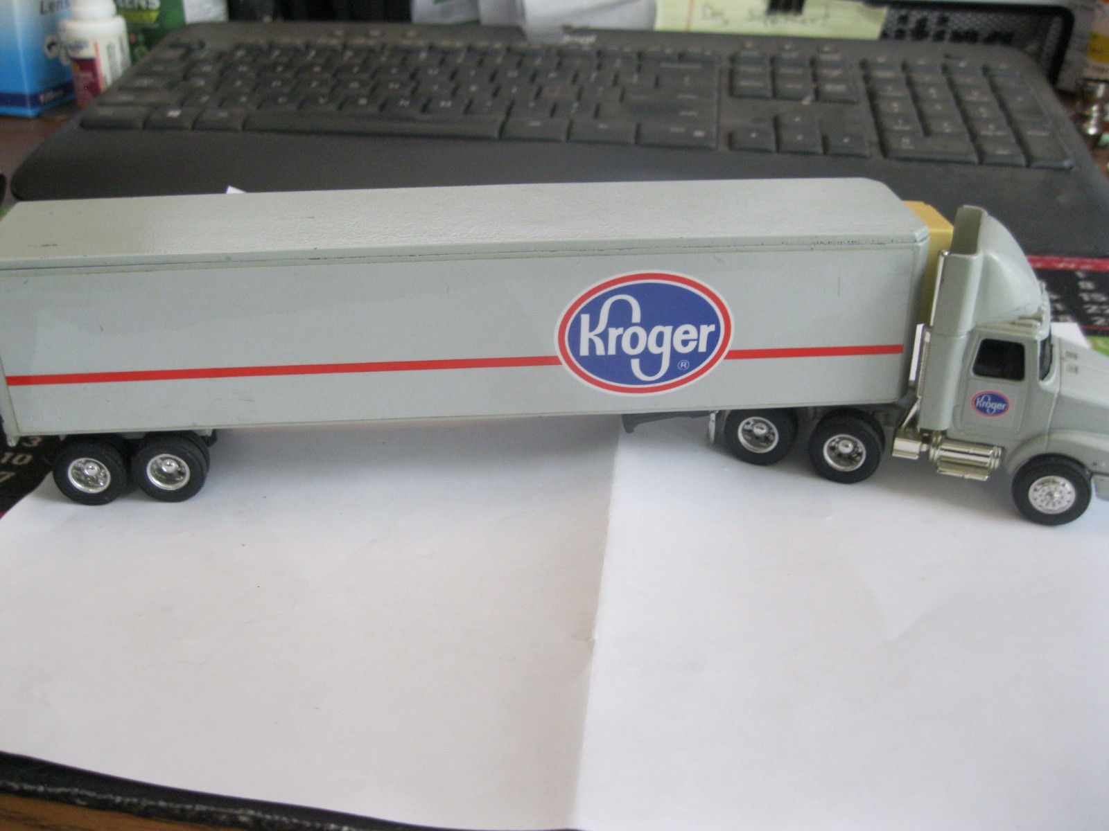 Vintage 1992 ERTL Kroger Tractor Trailer Semi Truck 1/64 Diecast Toy