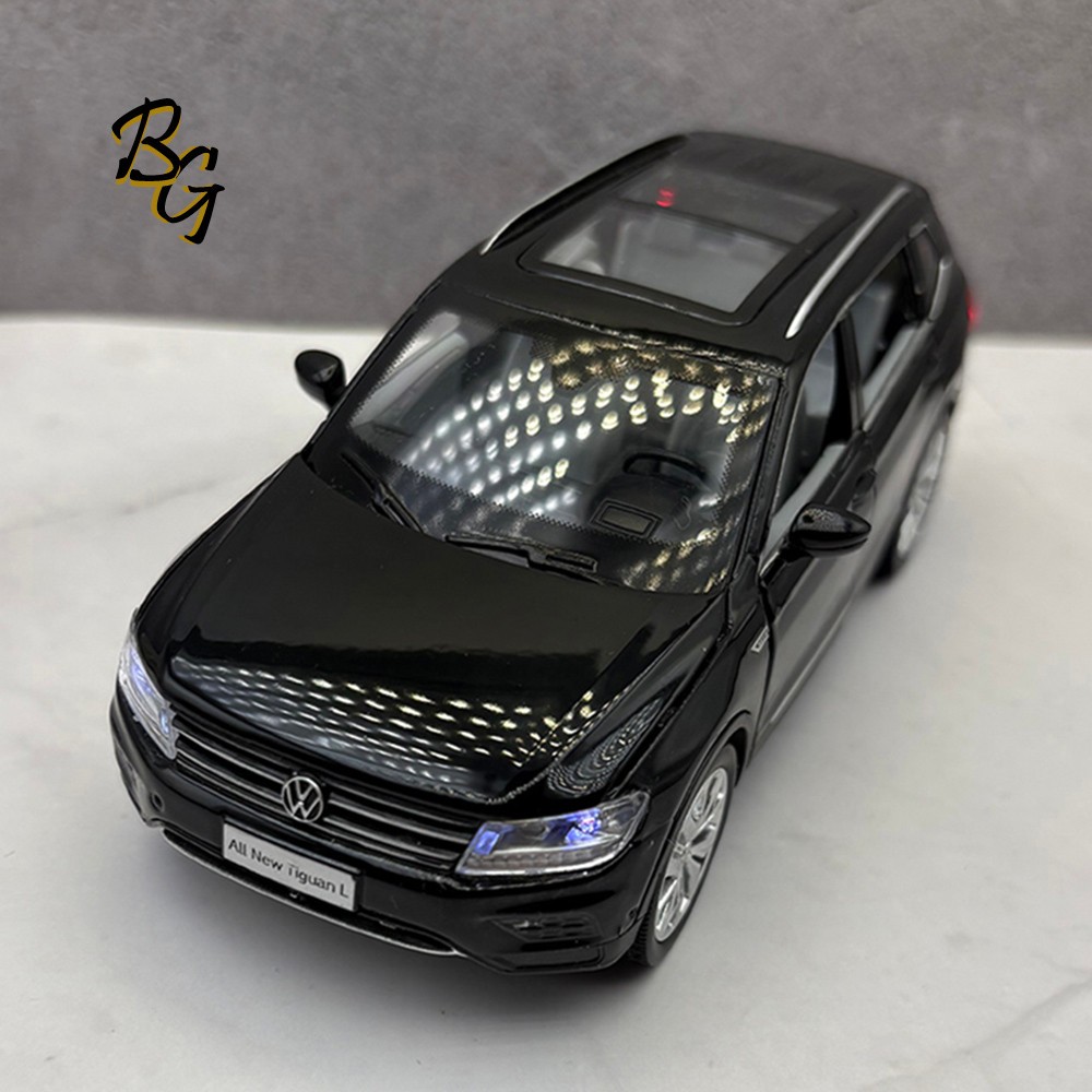 2024/2026 VW Tiguan-L 1:32 Scale Diecast Model – Black – VW Licensed – With Box