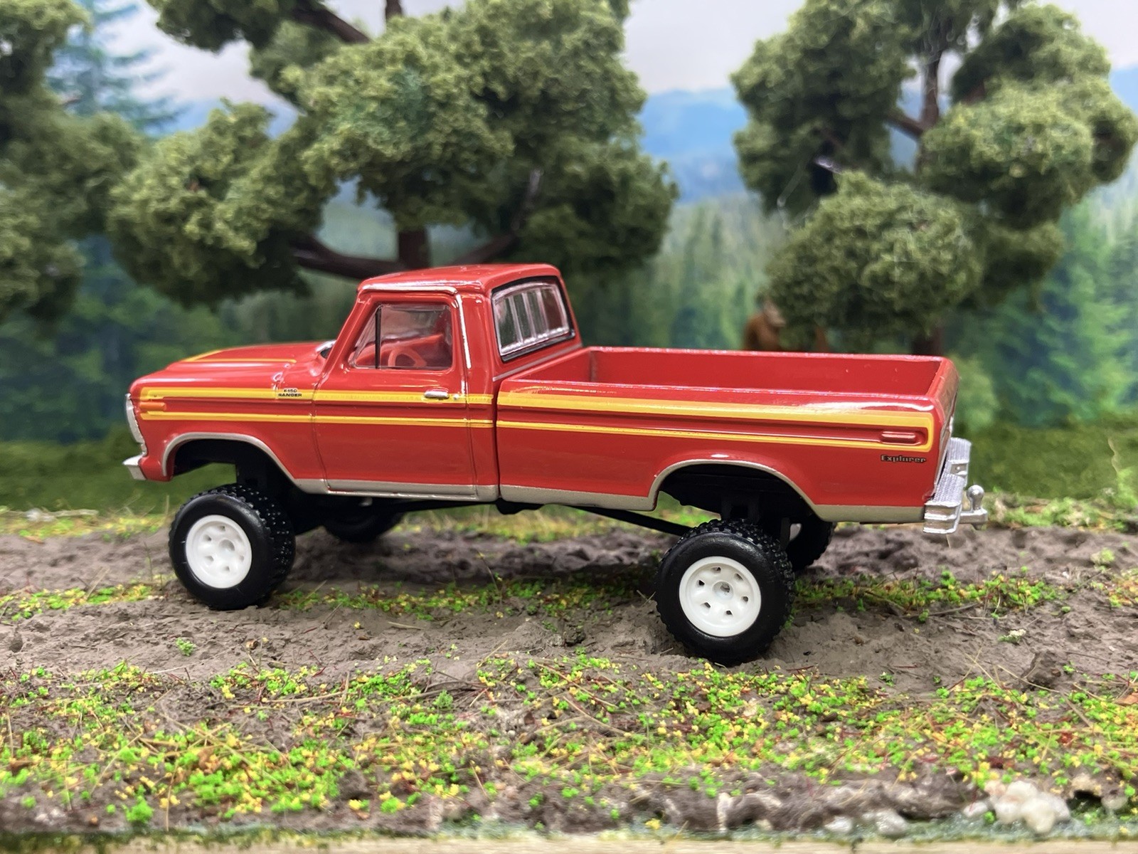 1978 Ford F-150 Ranger Explorer Lifted 4×4 Truck 1/64 Diecast Custom Greenlight