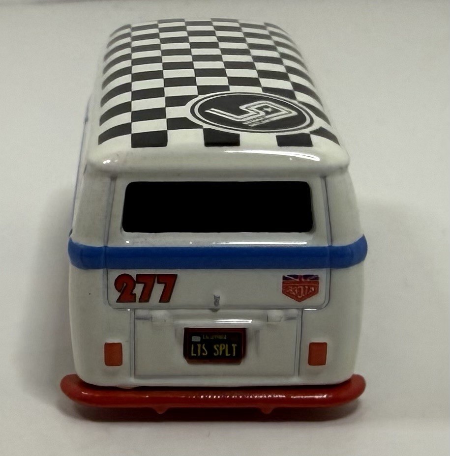Hot Wheels Volkswagen T1 Panel Bus Outlaw 1:64 Diecast Real Riders Boulevard