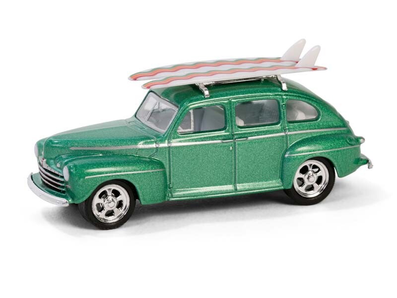 1946 Ford Fordor Super Deluxe w/ Surfboards 1:64 Scale Model – Greenlight 97160A