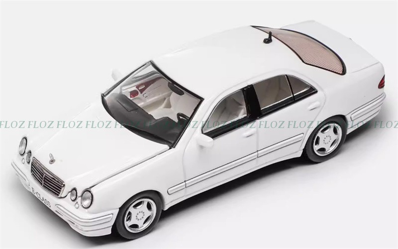 1:64 Max well Mercedes Benz E320 W210 6th Generation E-Class Pearlescent white