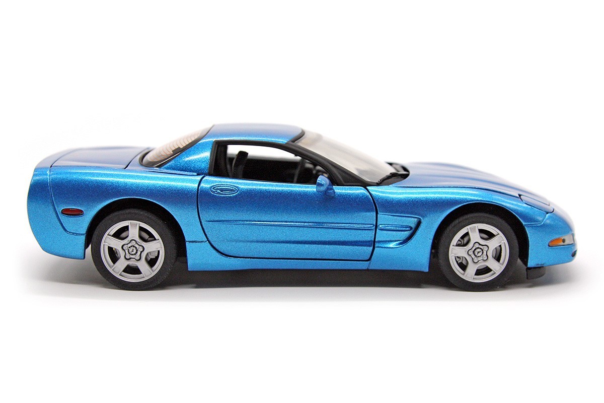 1999 Chevrolet Corvette (C5) Hardtop (1:24) Nassau Blue Diecast (LOOSE), by FM