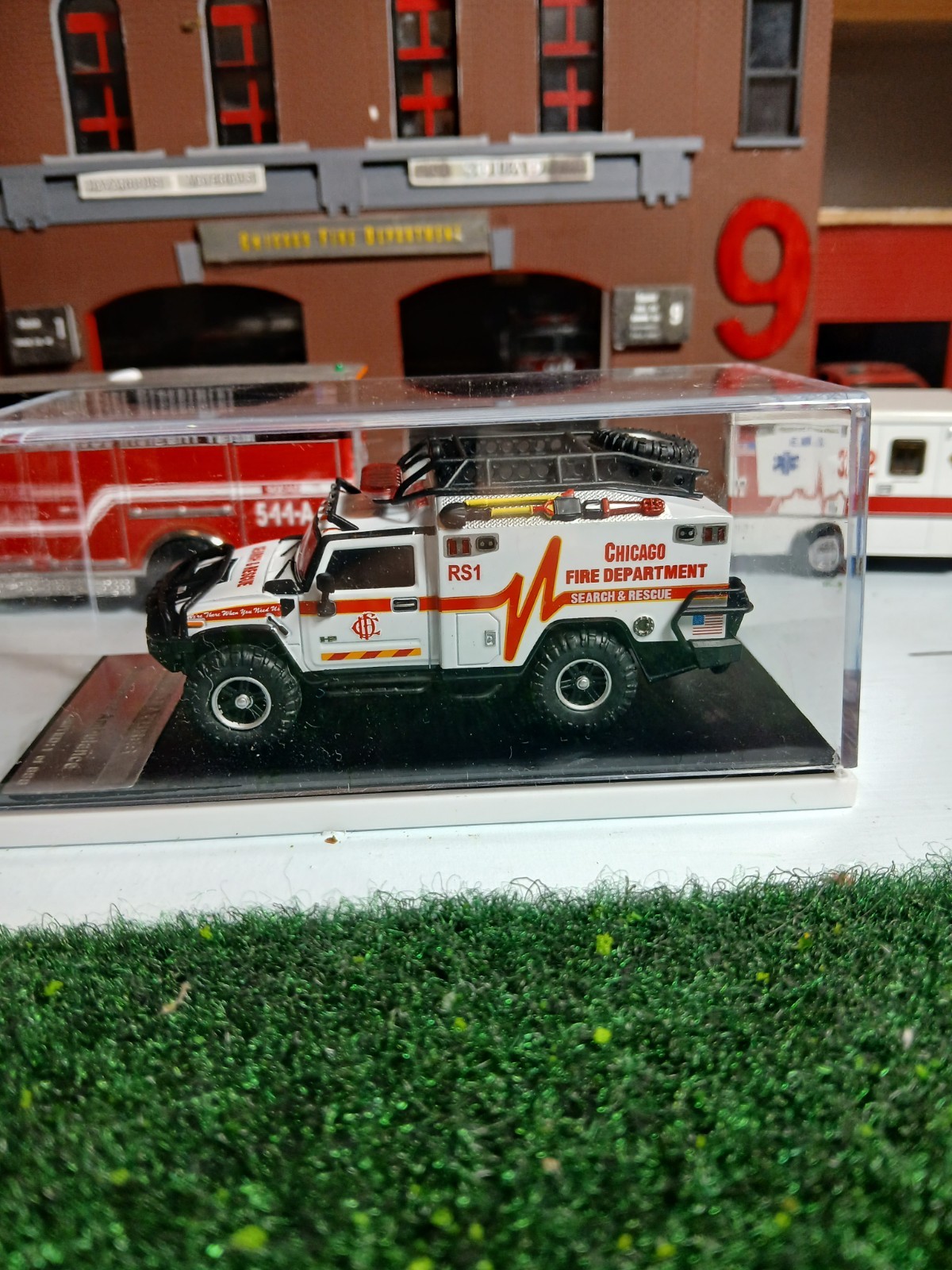 Code 3 1:64 MK Chicago Fire Dept. Hummer H2 Ambulance Kitbash Diecast. Rare