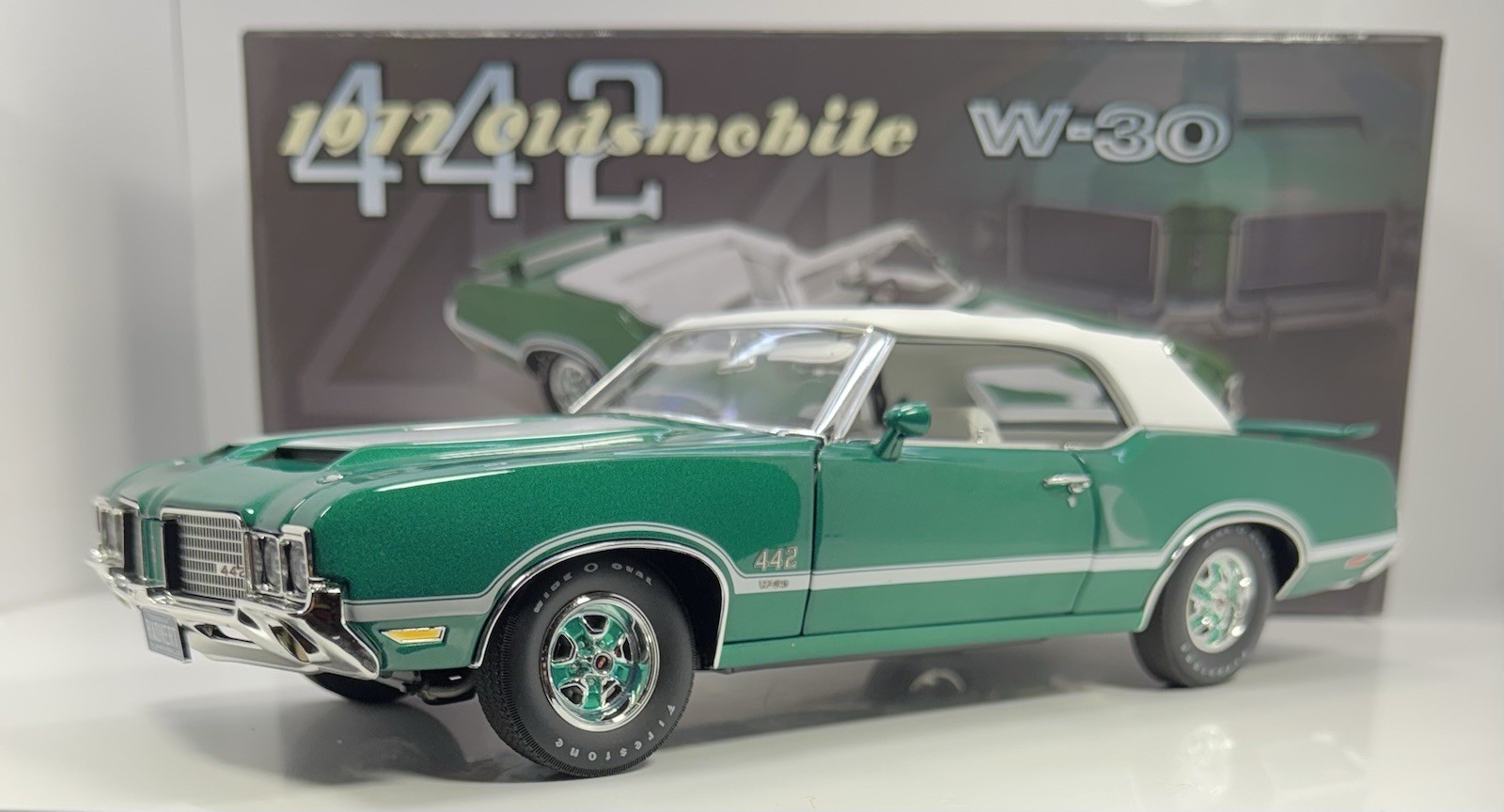 ACME 1/18 Scale 1972 OLDSMOBILE 442 W-30 “Incredible Color” 552 MADE
