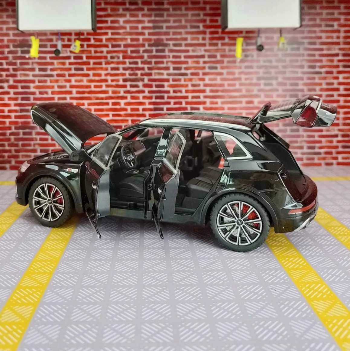 1:24 Audi Q5 SUV Alloy Diecast Metal Car Model Vehicle Collection Toy Gift NEW