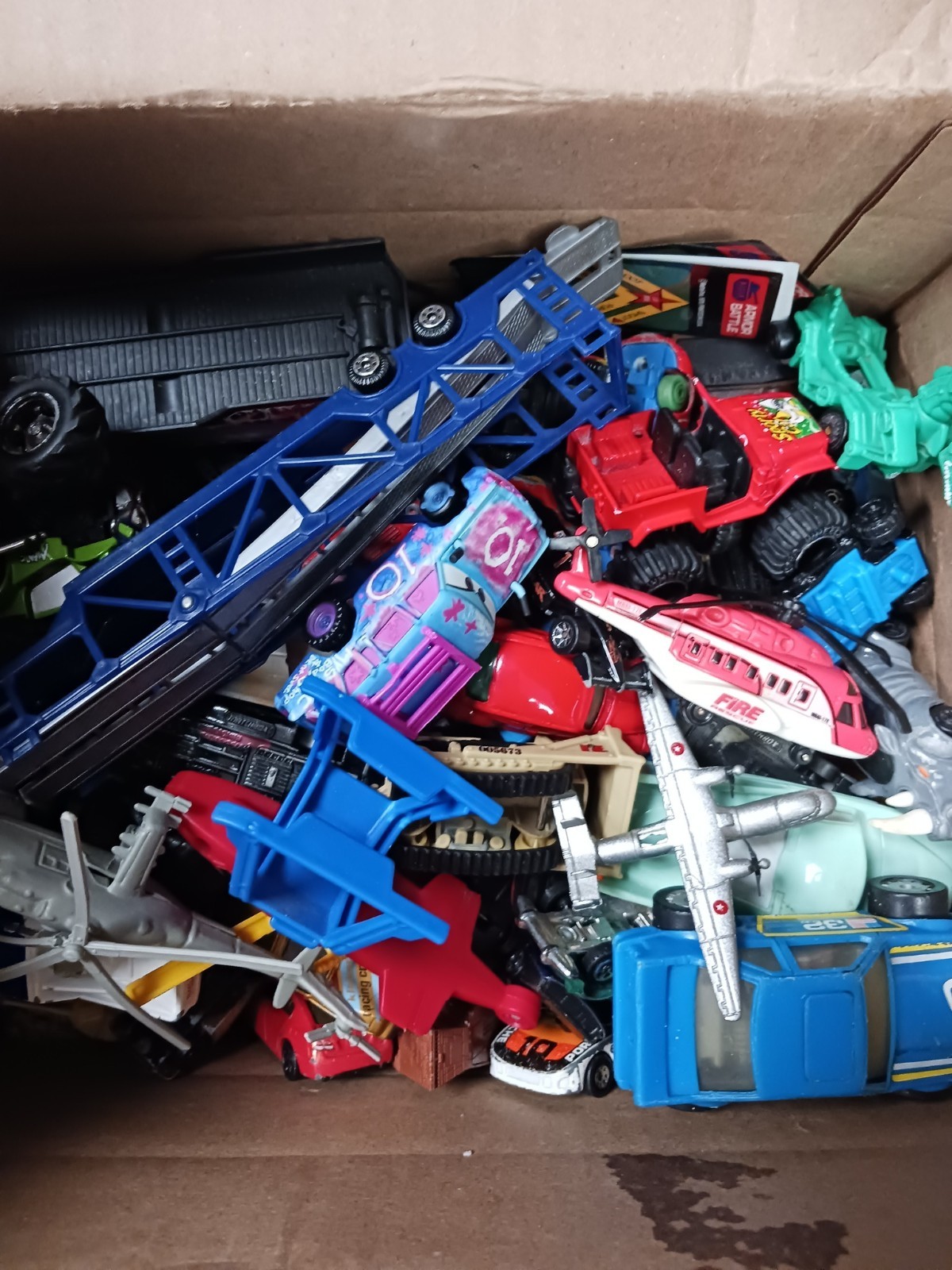 Hot Wheels, Match Box, And Other Loose Die Cast cars. Lots of 20.