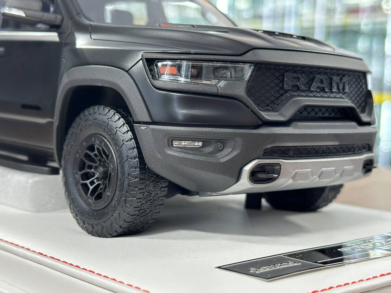 Dodge Ram TRX 1500 by Diamand Matte Black -Ltd 40 pcs Collector Car[1:18 Resin]
