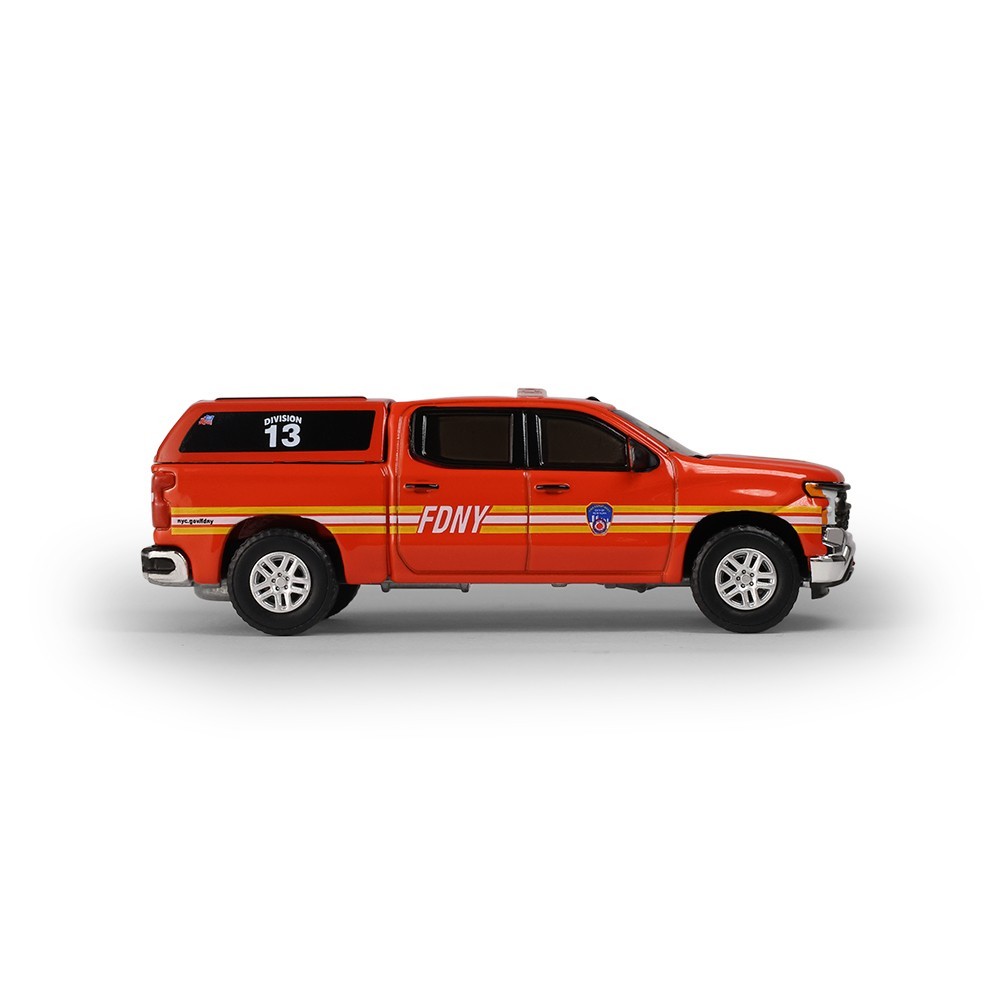 2023 Chevrolet Silverado – FDNY Diecast 1:64 Scale Model – Greenlight 67070E