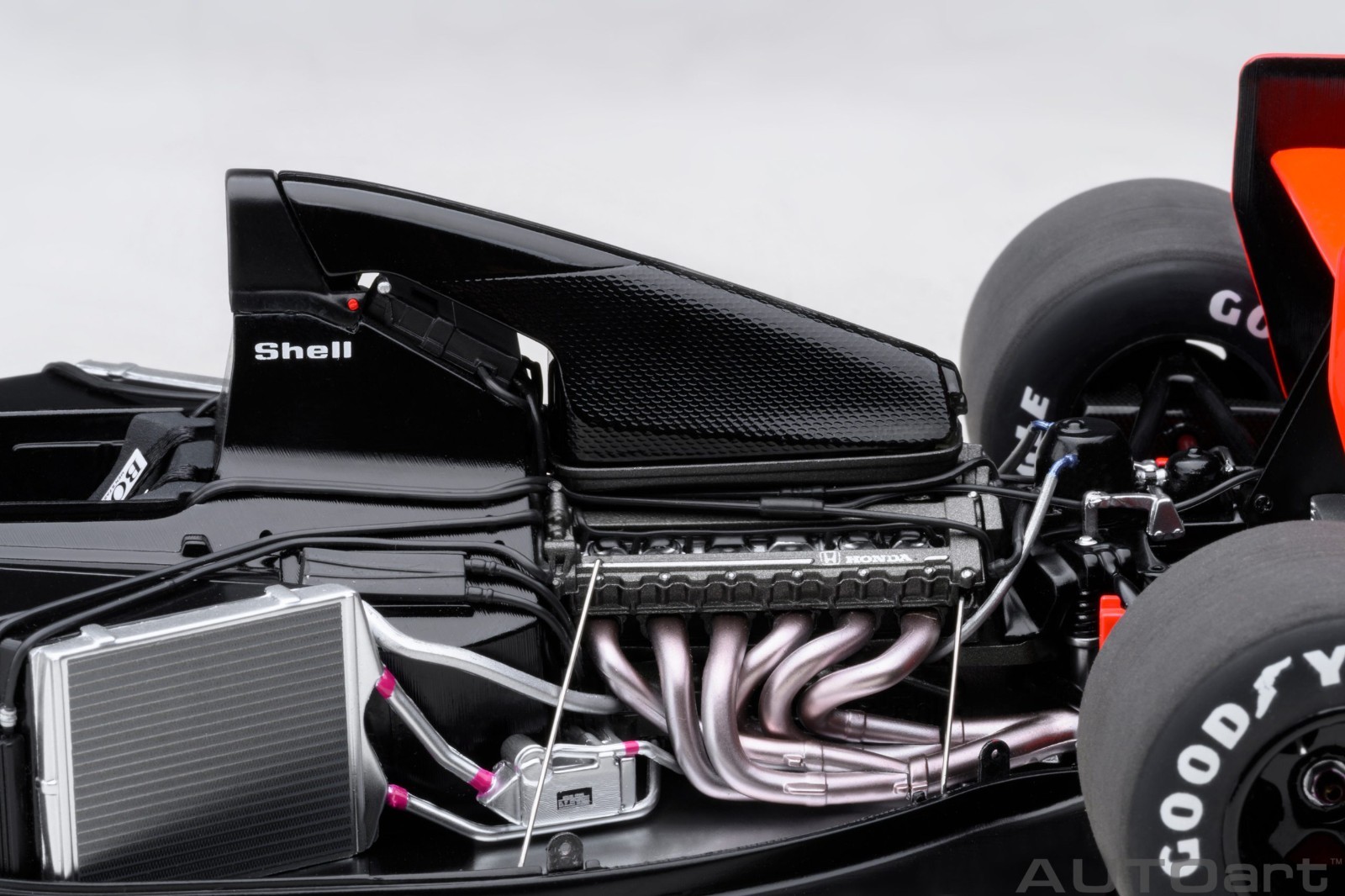 Autoart McLaren Honda MP4/6 1991 #1 (with McLaren logo) 1/18 Scale New Release!