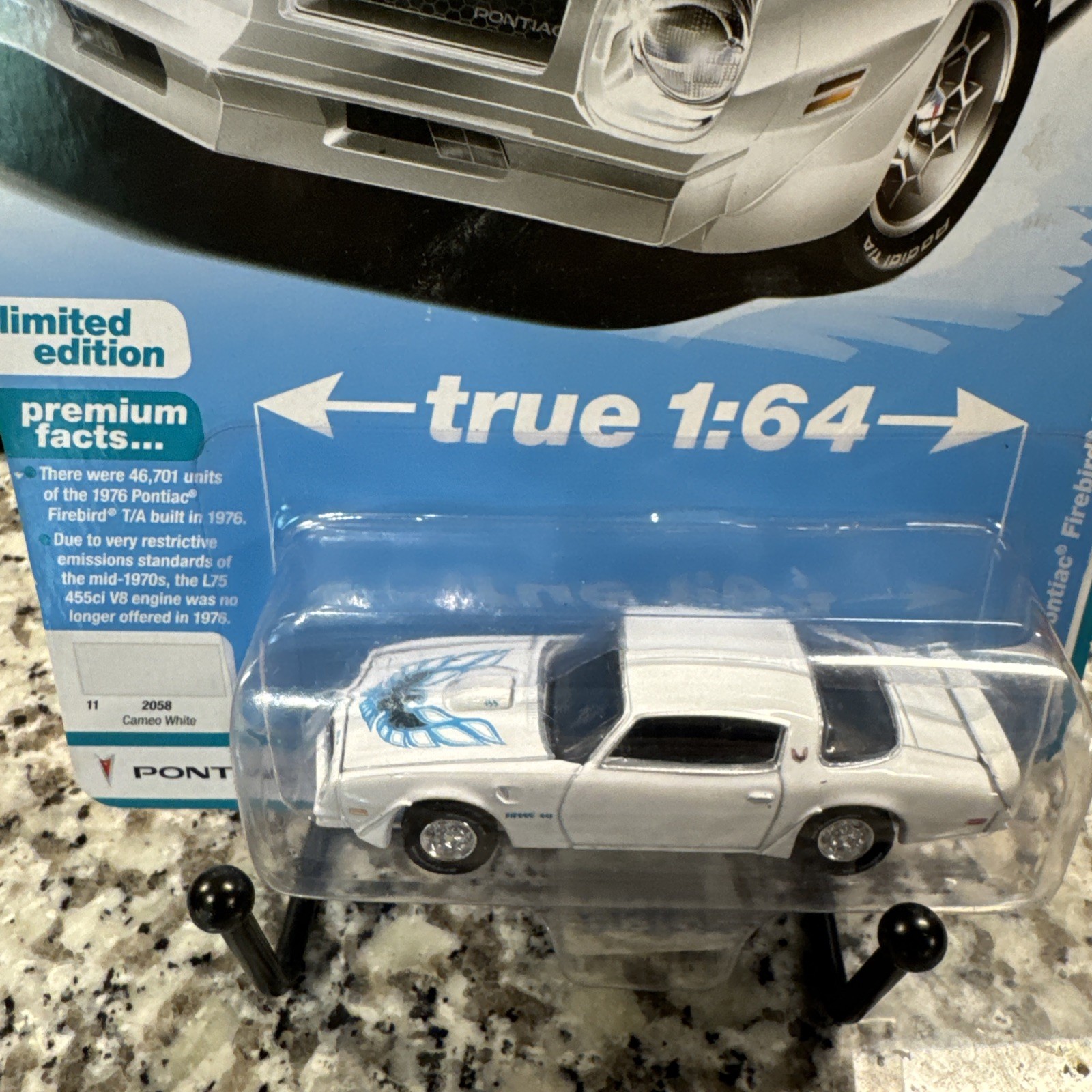 2022 AUTO WORLD 1976 PONTIAC FIREBIRD T/A CAMEO WHITE