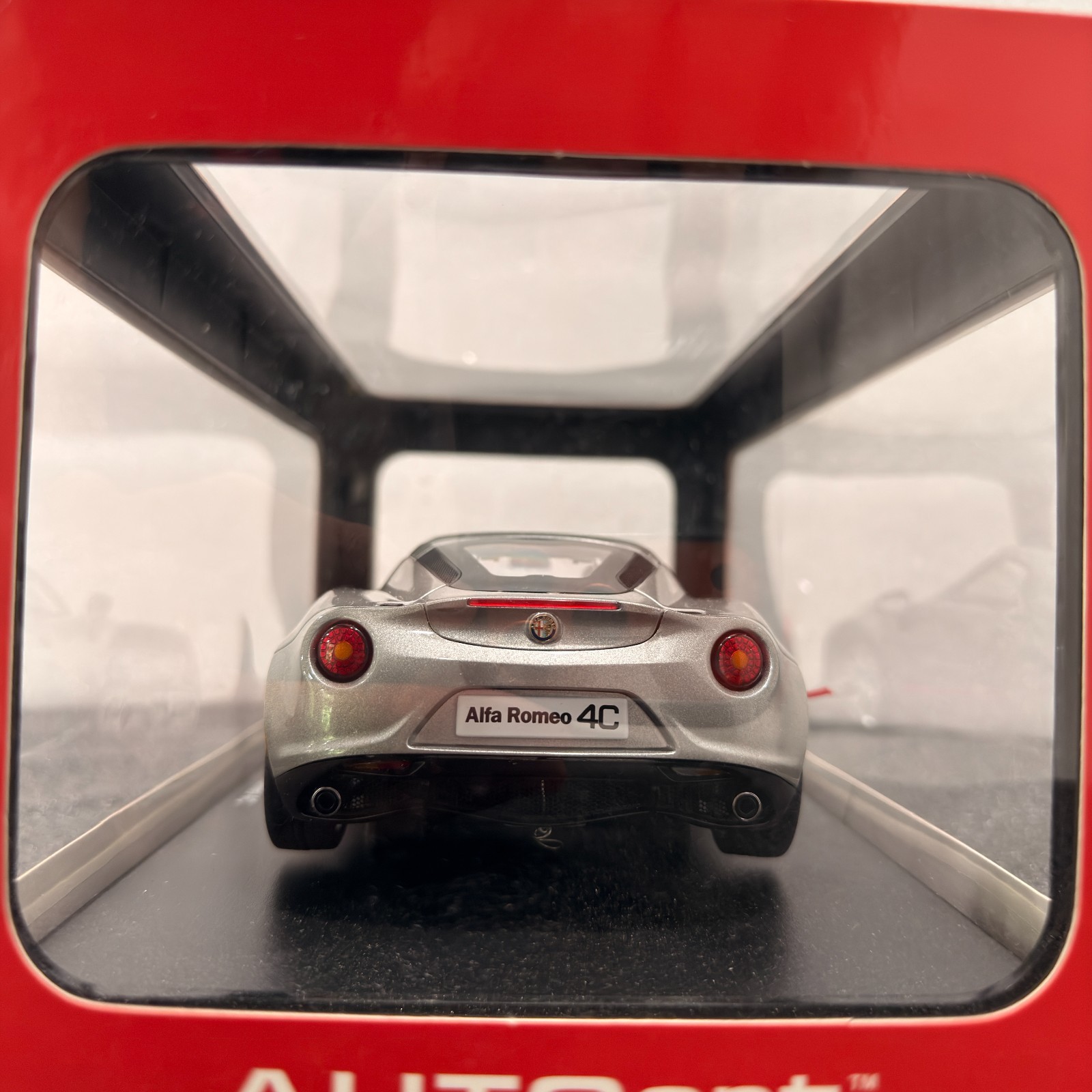 1:18 AUTOart Alfa Romeo 4C Metallic Gray 70187 RARE!