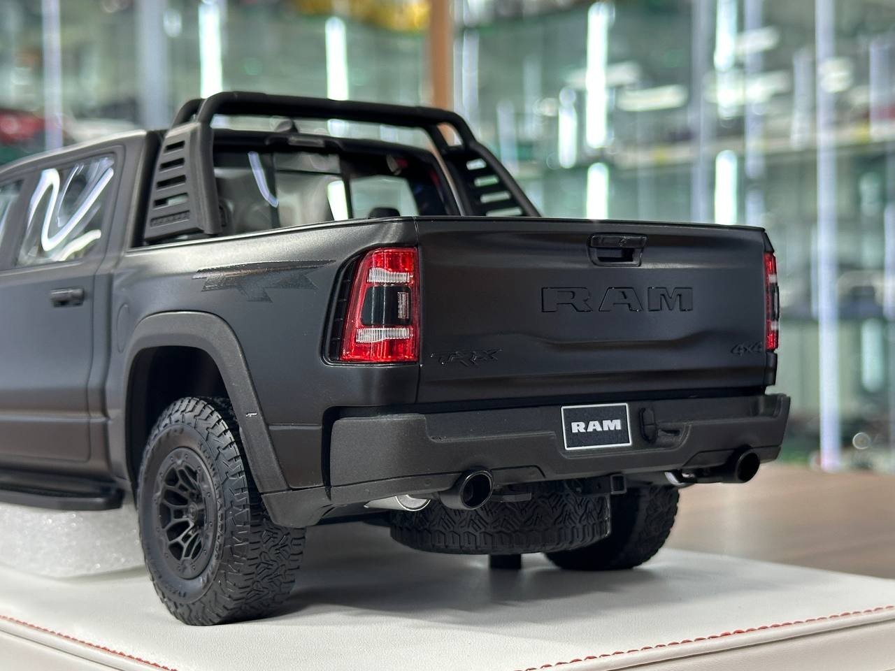 Dodge Ram TRX 1500 by Diamand Matte Black -Ltd 40 pcs Collector Car[1:18 Resin]