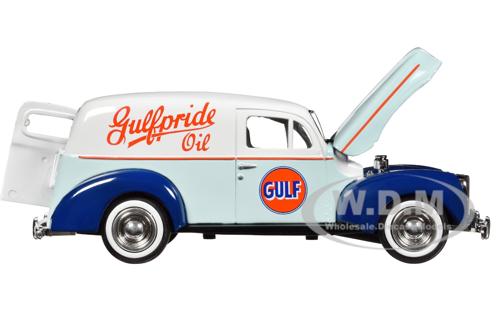 1940 FORD SEDAN DELIVERY LIGHT BLUE GULF OIL 1/24 DIECAST CAR BY MOTORMAX 79661