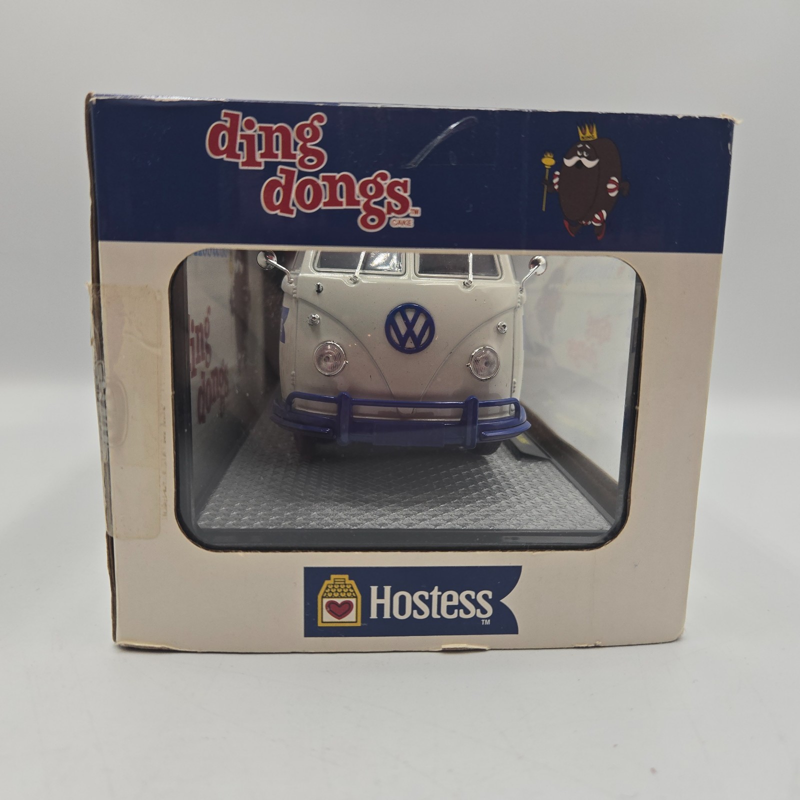 M2 Machines CHASE Hostess Ding Dongs 1960 VW Volkswagen Delivery Van 1/24