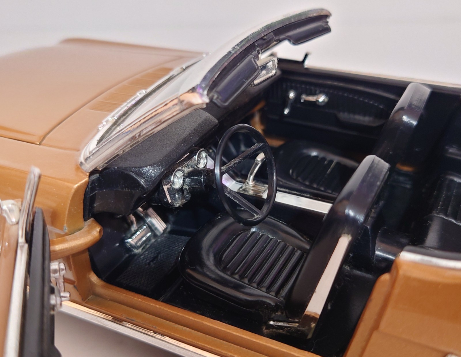 1:18 MIRA CALIDAD GOLDEN LINE 1964 1/2 FORD MUSTANG CONVERTIBLE BROWN BRONZE HTF