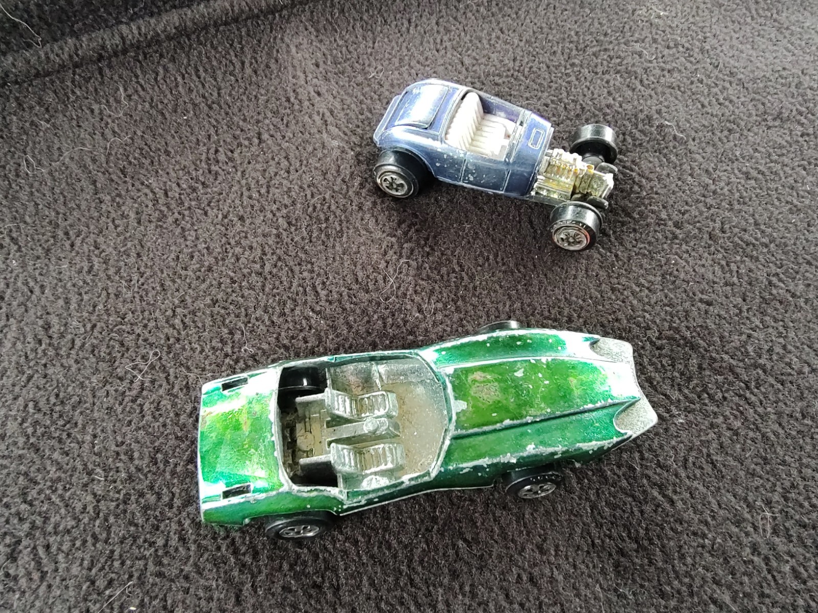 JOHNNY LIGHTNING CUSTOM SPOILER TOPPER & PURPLE CUSTOM 32′ FORD ROADSTER REDLINE