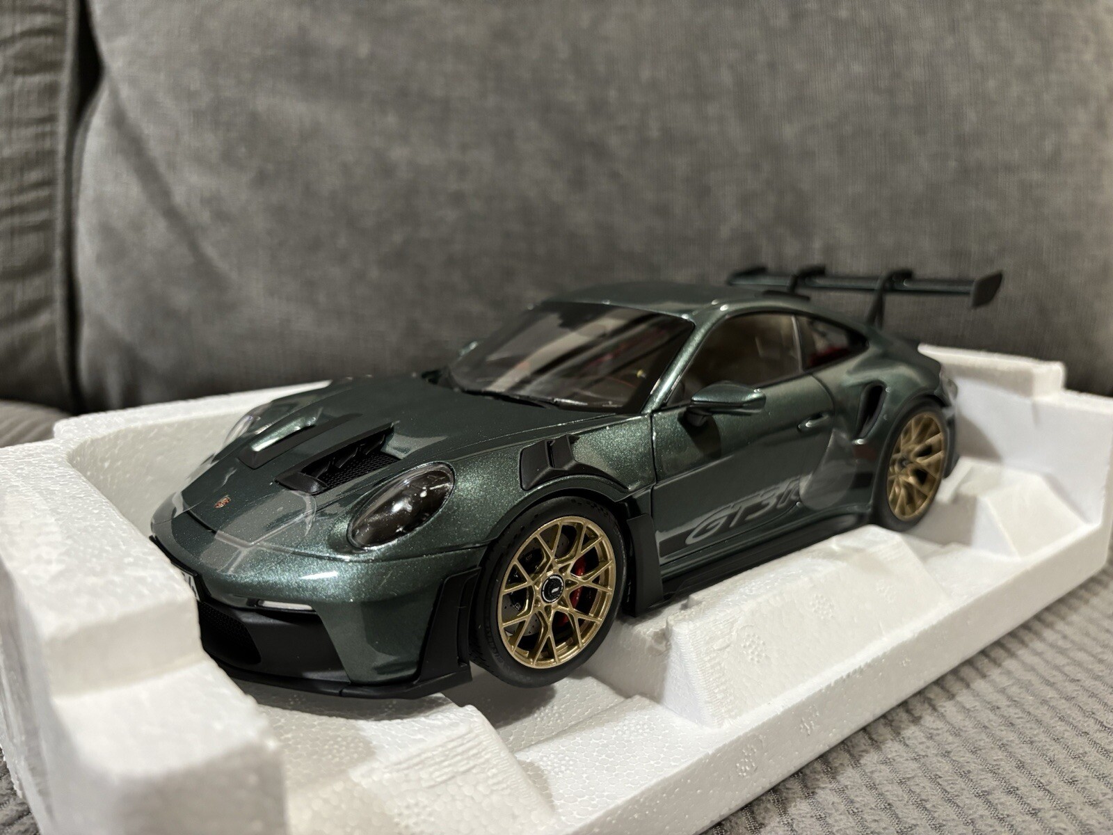 1/18 Norev Porsche 911 (992) GT3 RS 2022 Dark Green Metallic Diecast Limit 504pc