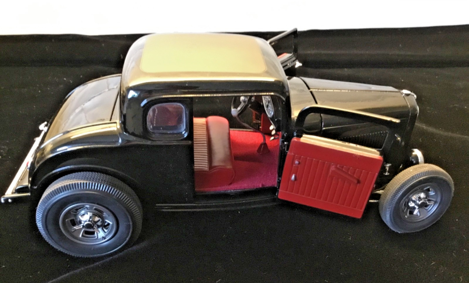 ACME 1:18 1932 FORD FIVE-WINDOW RELEASE N0.1