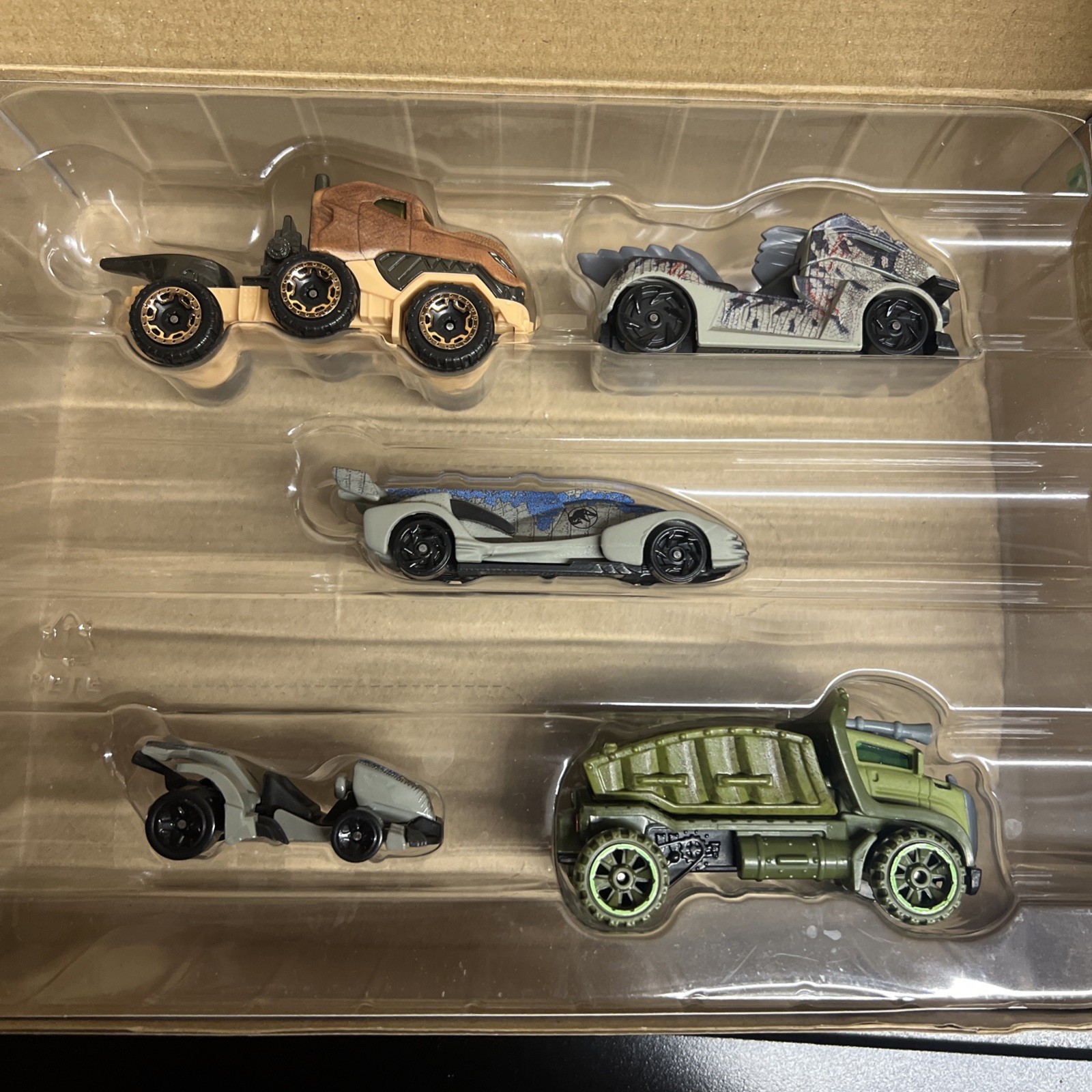 Hot Wheels Jurassic World Dominion 1:64 Car Set – GYJ92