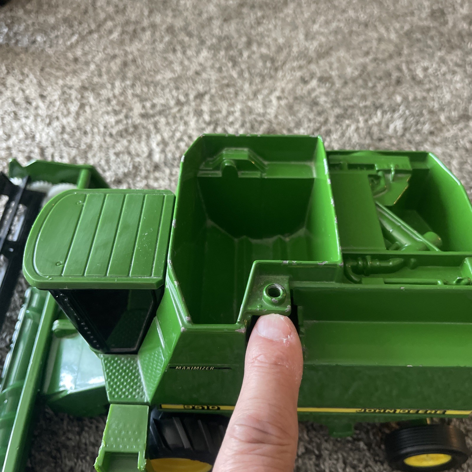 Vintage Metal ERTL John Deere 9510 Maximizer Combine With Bean Header. No Chute