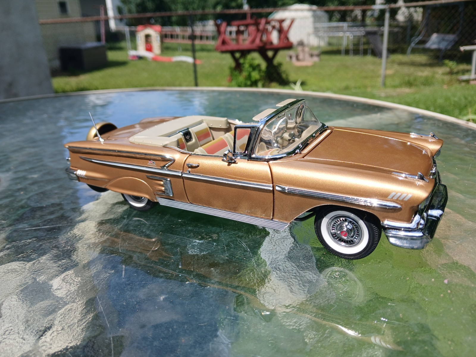 1:24 Danbury Mint 1959 Chevy Impala Anniversary Gold Metallic Near mint w/box