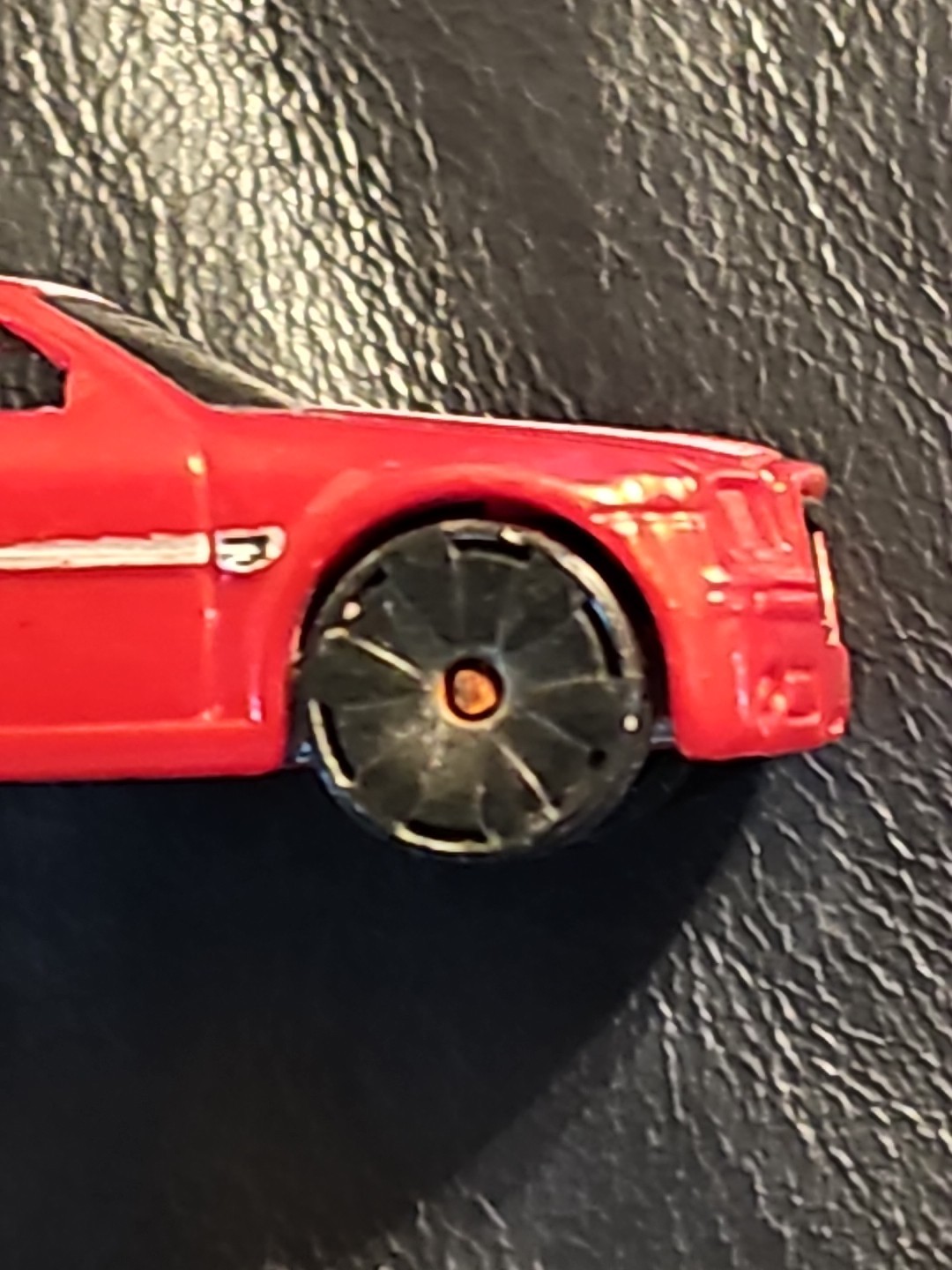 2005 HOT WHEELS CHRYSLER 300C HEMI RED 1:64 DIECAST Car- READ