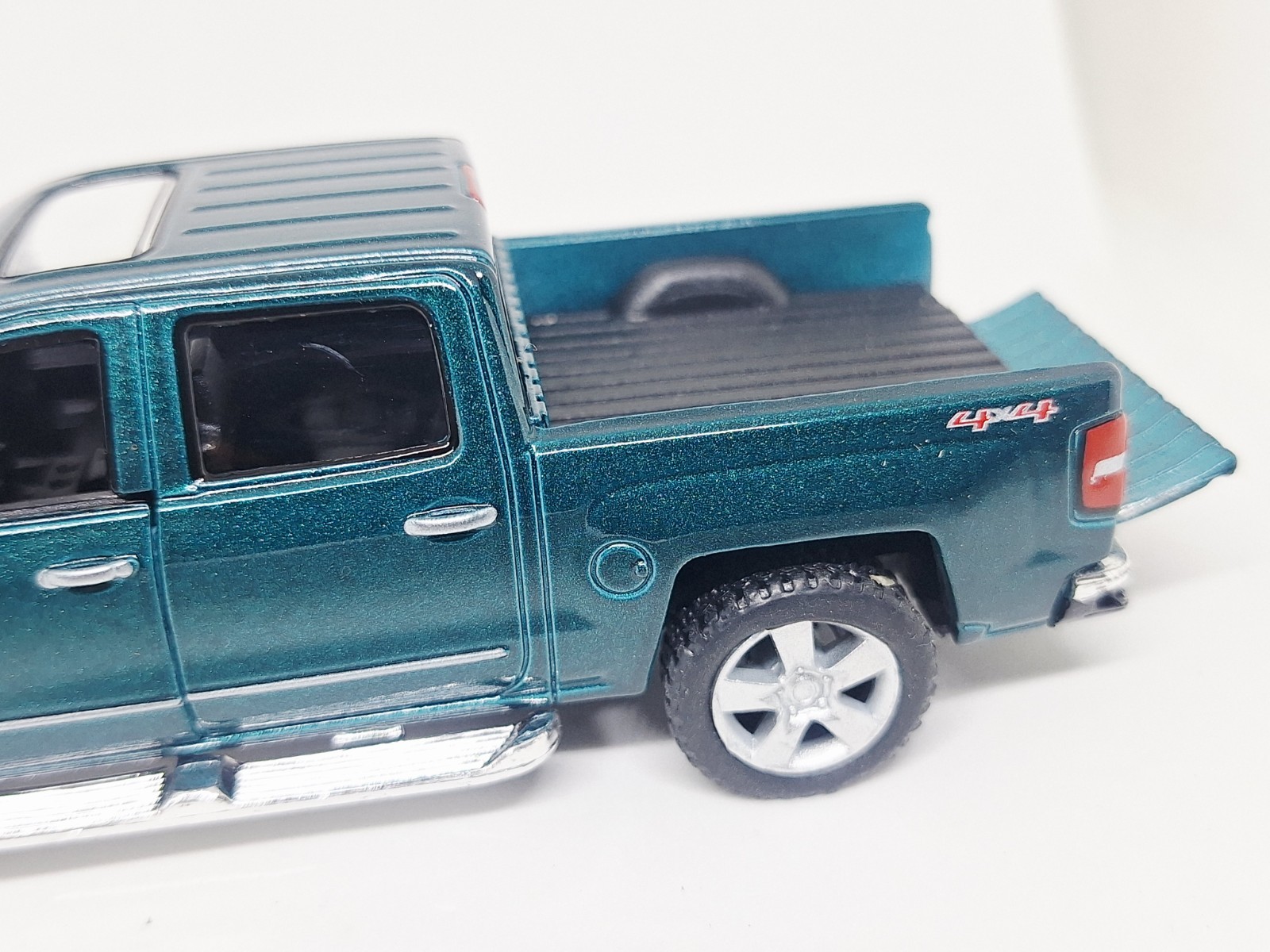 Kinsmart Chevy Silverado LTE Forest Green Pickup Truck 1/46 Scale Diecast Car
