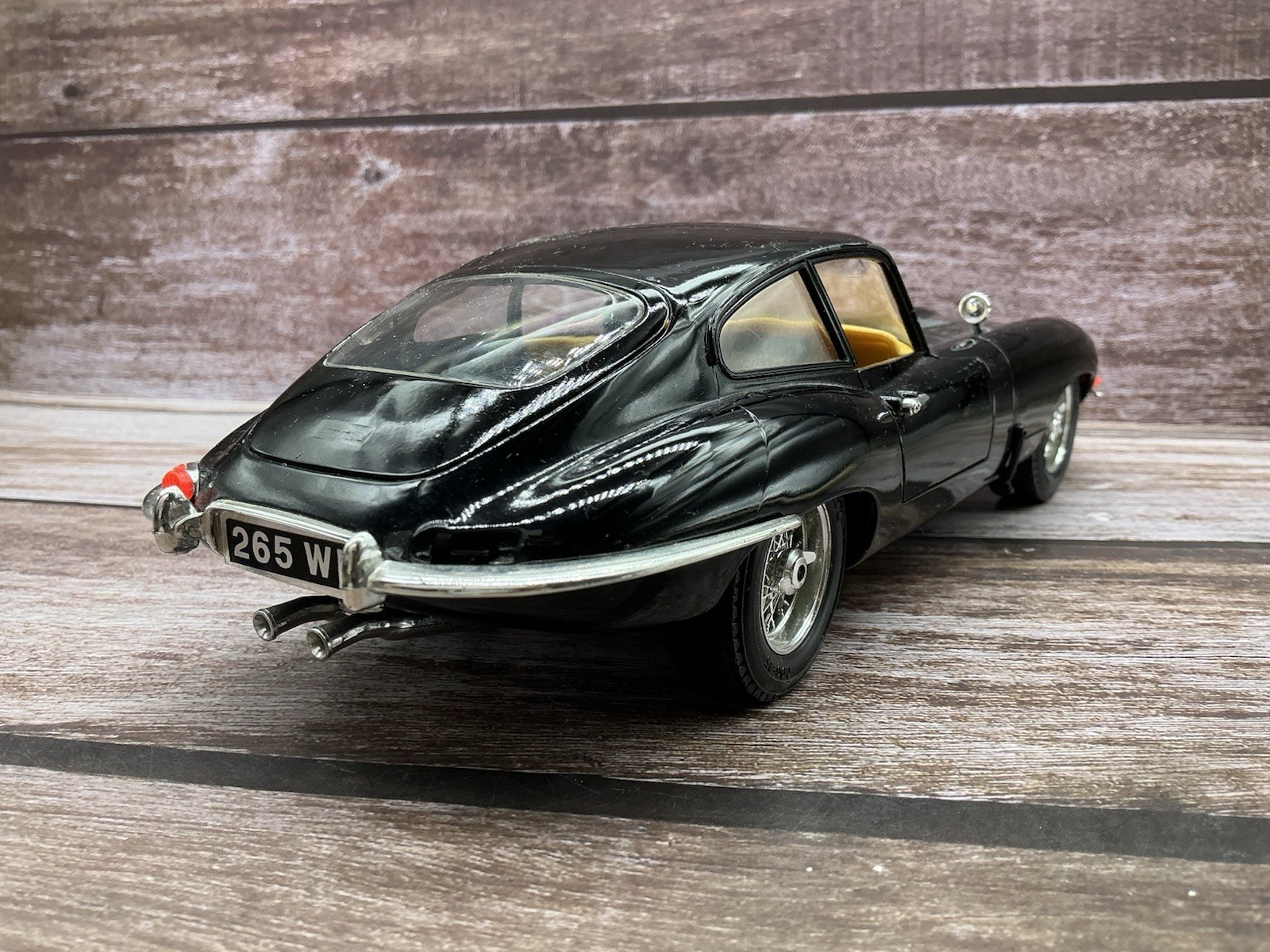 Burago 1/18 ~ Jaguar E-Type Coupe ~ Black