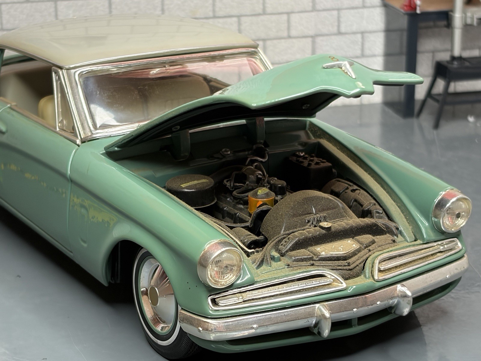 1:18 *RARE* MAISTO 1953 STUDEBAKER STARLINER (Green) LHD MODEL CAR!