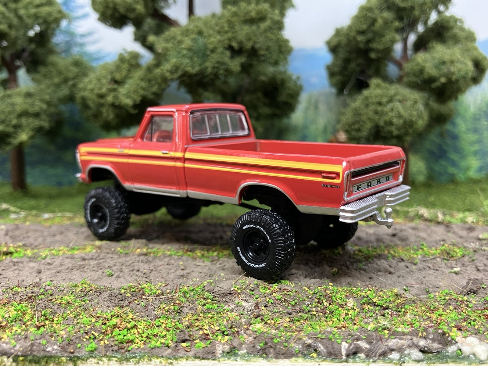1978 Ford F-150 Ranger Explorer Lifted 4×4 Truck 1/64 Diecast Custom Greenlight