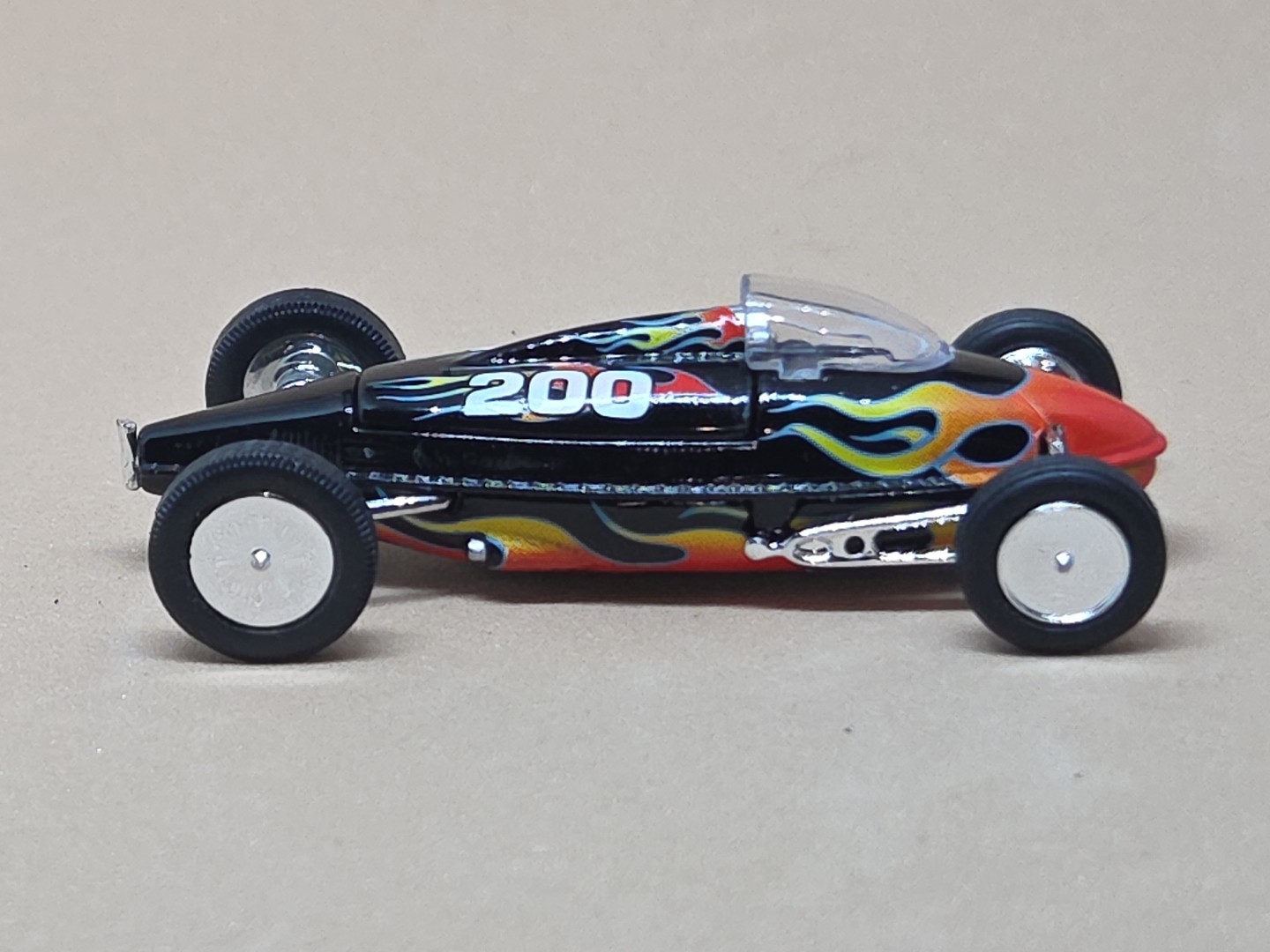 Vintage Racing Belly Tank Flathead V8 Dry Lake Lakester 1/64 Scale Flamed Racer