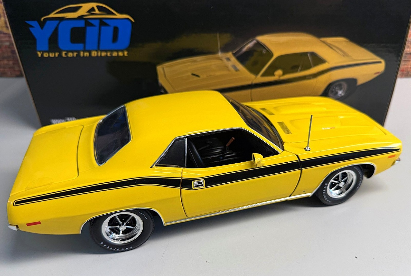 1/18 SCALE, YCID, 1972 CUDA 340, FIRST STOCK 1972 CUDA MADE IN 1/18 SCALE !