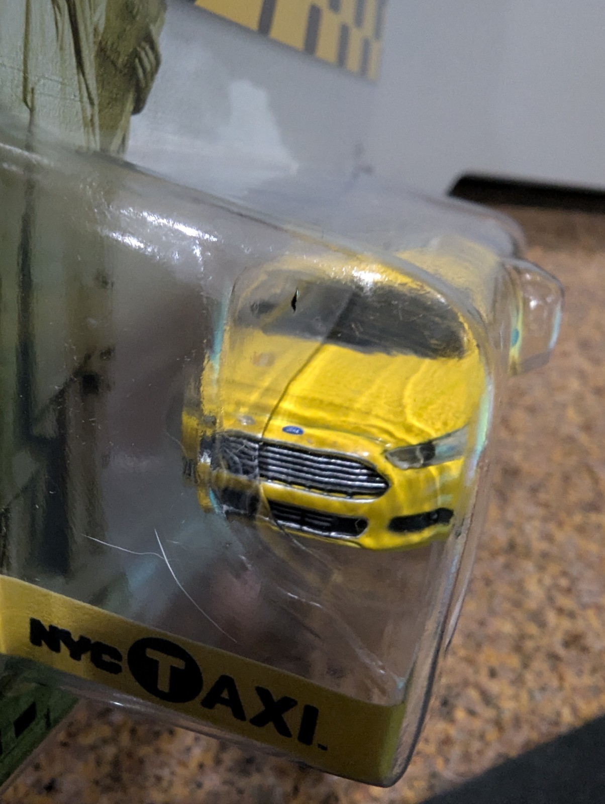 Greenlight 2013 Ford Fusion Taxi Cab NYC New York City Yellow 1/64 Scale MOC